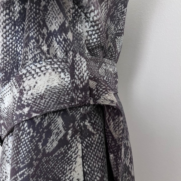 INC International Concept Snake Embossed Snap Front Buckle Belt Rain Coat size L - Picture 8 of 15